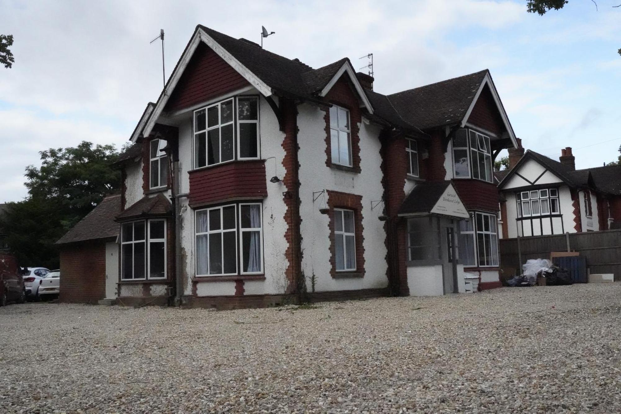 The Lodge By Birchwood Horley Esterno foto